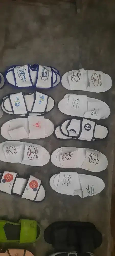 Sandal hotel baru. Bisa buat sandal wudhu di masjid/musholla