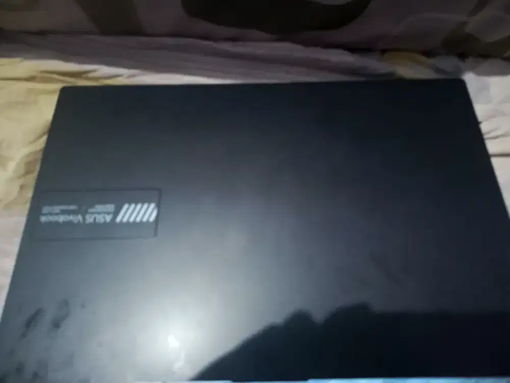 Asus Vivobook go seri E 1404