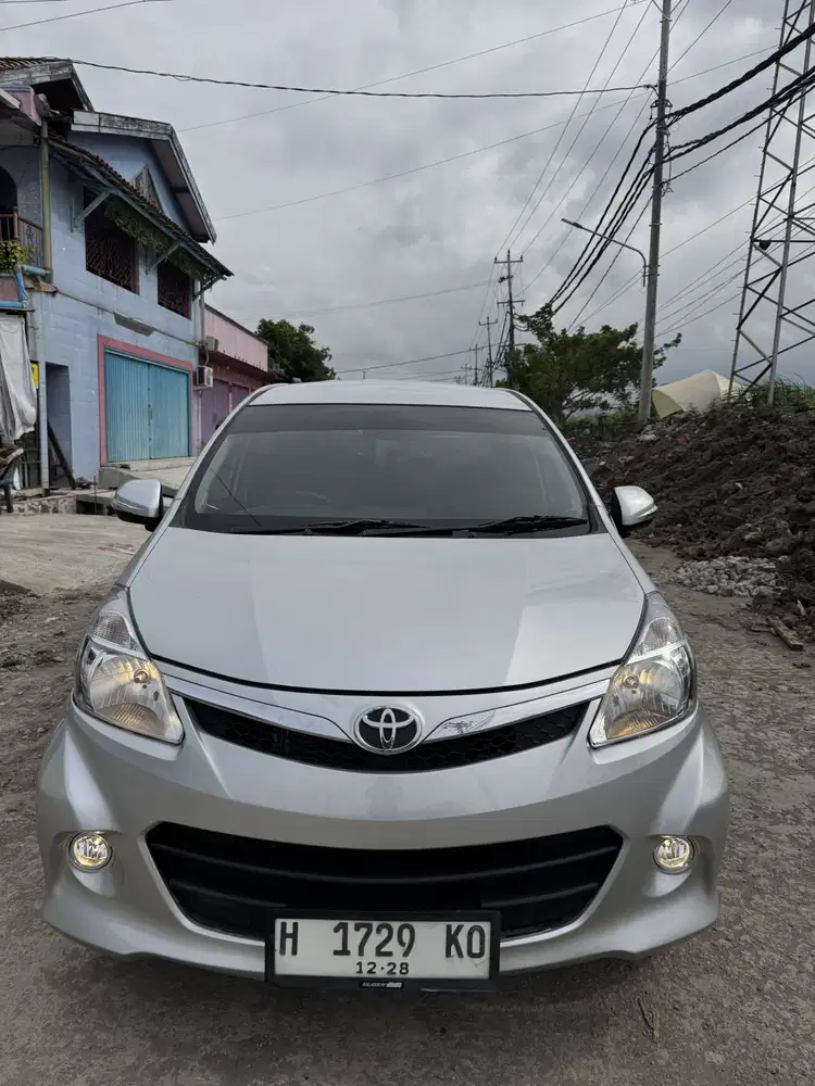 TOYOTA AVANZA VELOZ 1.5 AT SILFER 2014