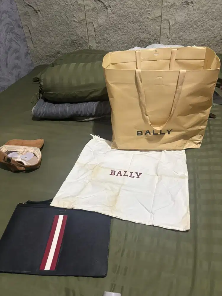 Bally Mythos pouch