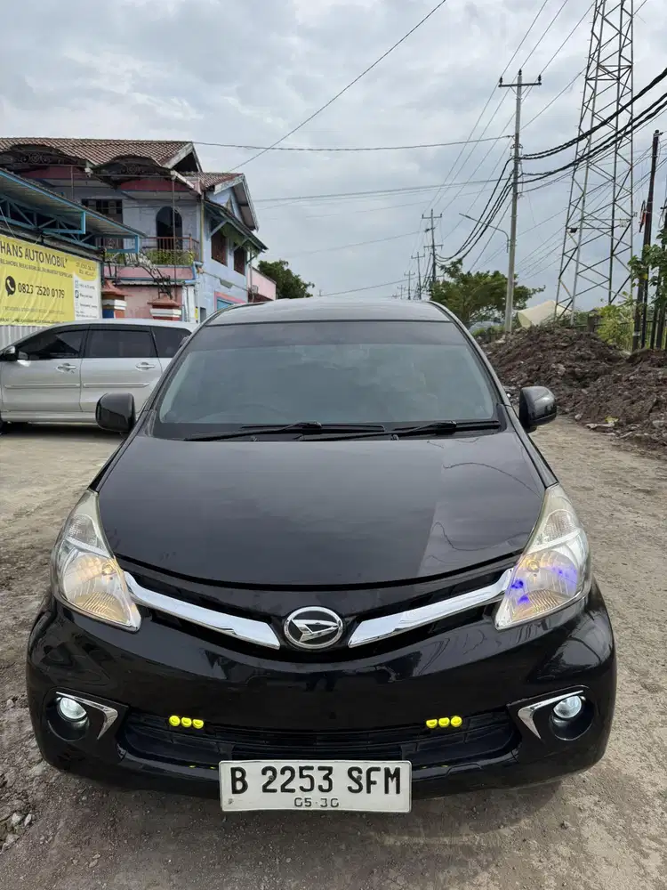 ANTIQ DAIHATSU XENIA R DELUXE 1.3 MANUAL 2015 HITAM