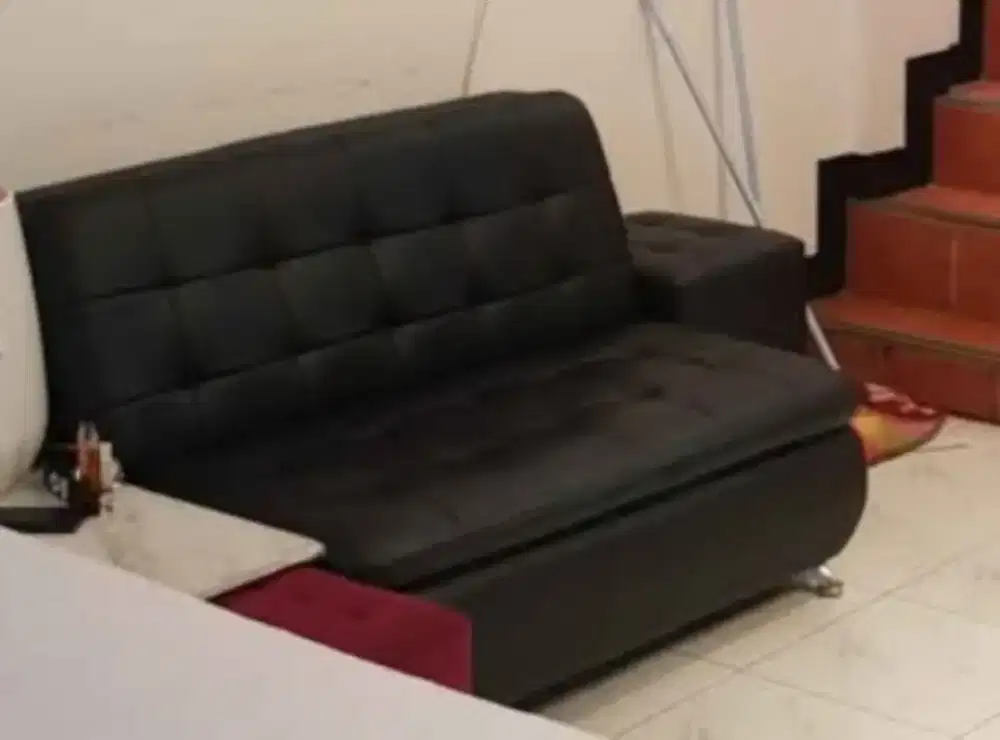 Dijual sofa kulit sintetis hitam 2 seater