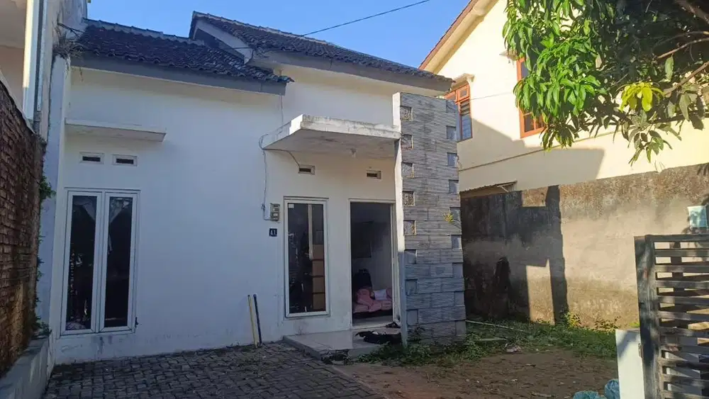 RUMAH LUAS DI KOTA SALATIGA