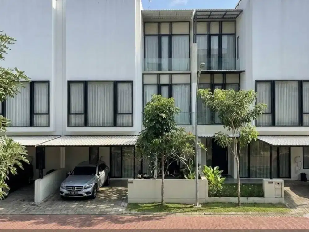 NEW CLUSTER DIAN ISTANA Mewah dan High Spec Bangunan 3 Lantai