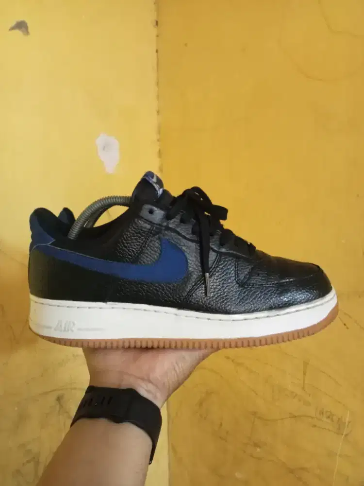 jual sepatu nike airforce 1 black royal blue gum