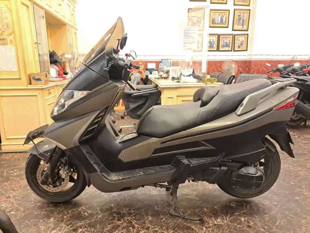 DIJUAL CEPAT BENELI 250CC ZAFERANO TH.2015 MESIN ADEM HARGA MURMER