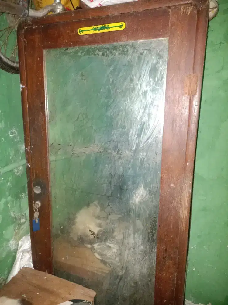 DIJUAL LEMARI KAYU JATI KUNO DAN DIPAN KAYU JATI KUNO