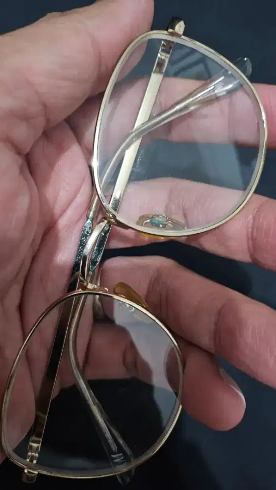 Kacamata fashion merk H&M