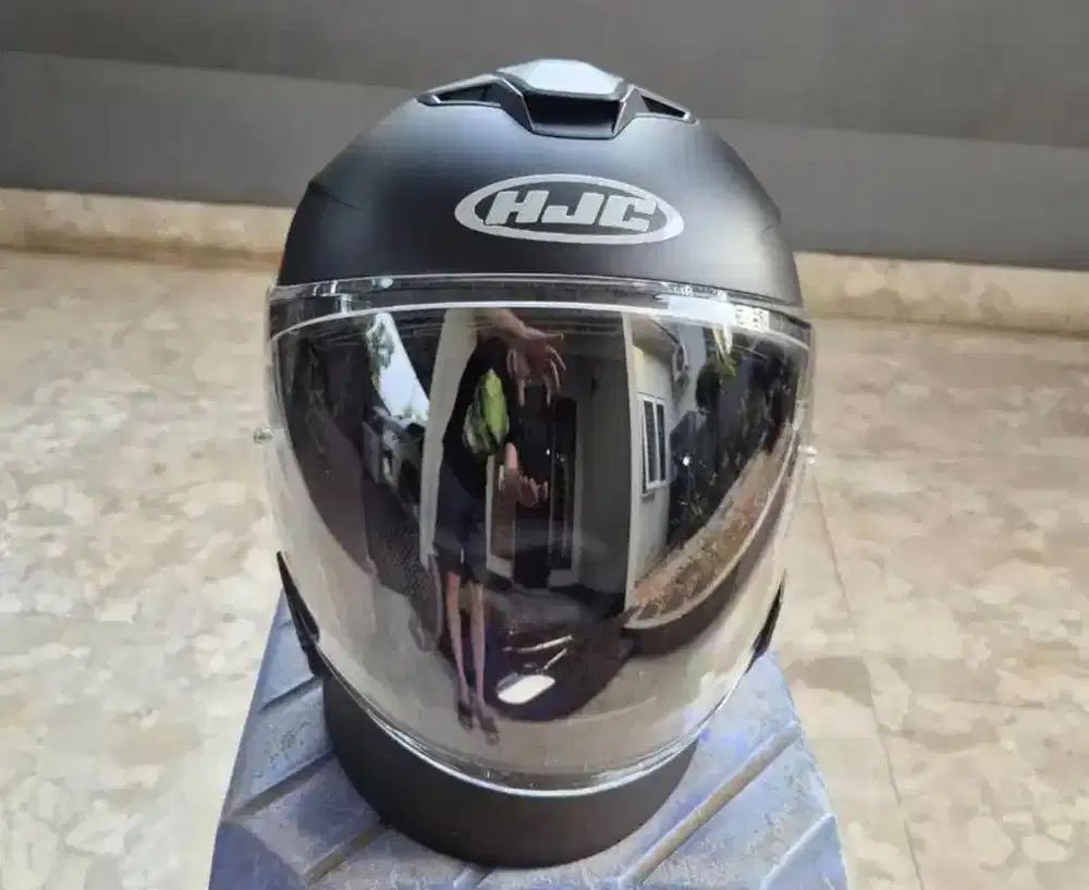Helm hjc i30 size L kaya baru