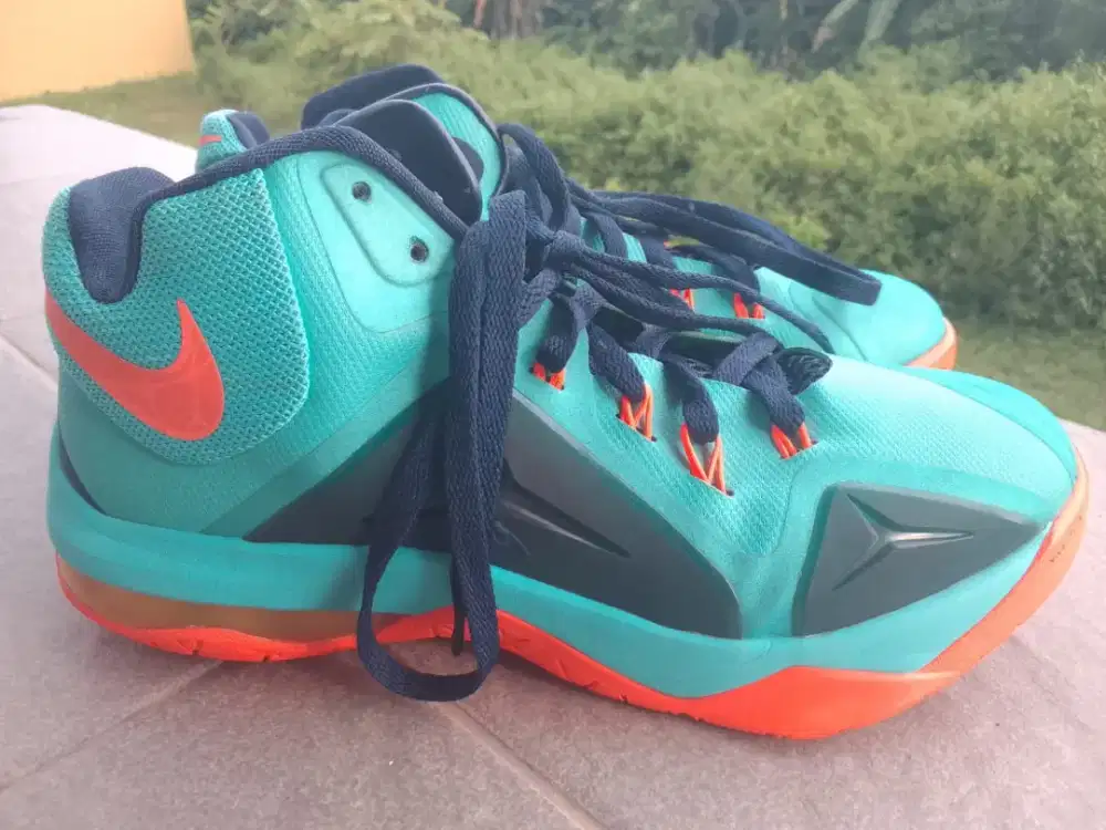 Nike Zoom Lebron Ambassador sz 41