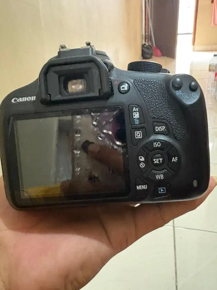 kamera digital canon EOS 1200D