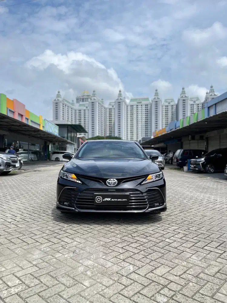 Toyota Camry 2.5 V Bensin - 2024