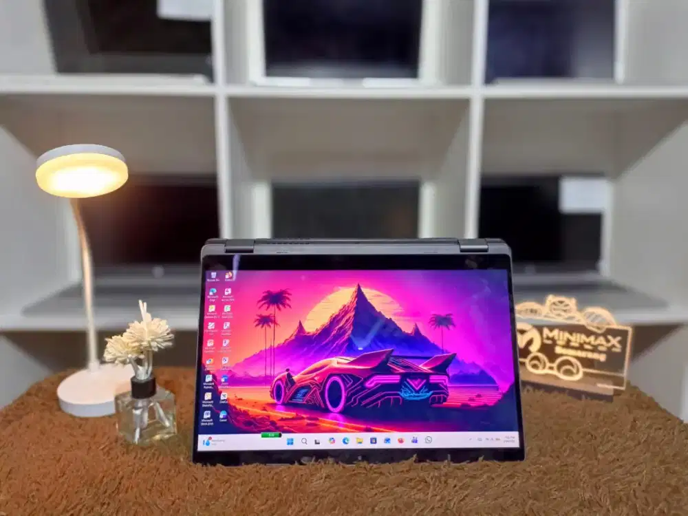 Dell 5300 2in1 i5 gen 8 Ram 16 GB NVME 256GB FHD Backlight Windows 11