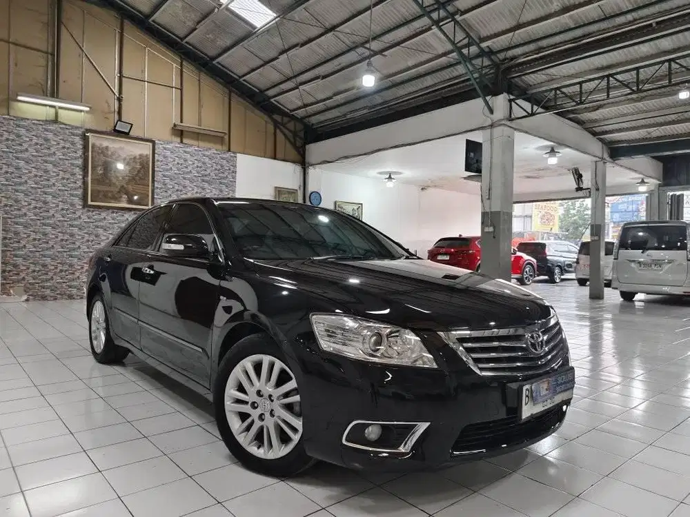 Toyota CAMRY V 2.4 Bensin AT 2019 Hitam  Fresh condition