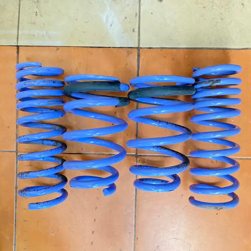 Lowering Kit Per Triple S Toyota Kijang Innova Reborn Venturer 2GD Ori
