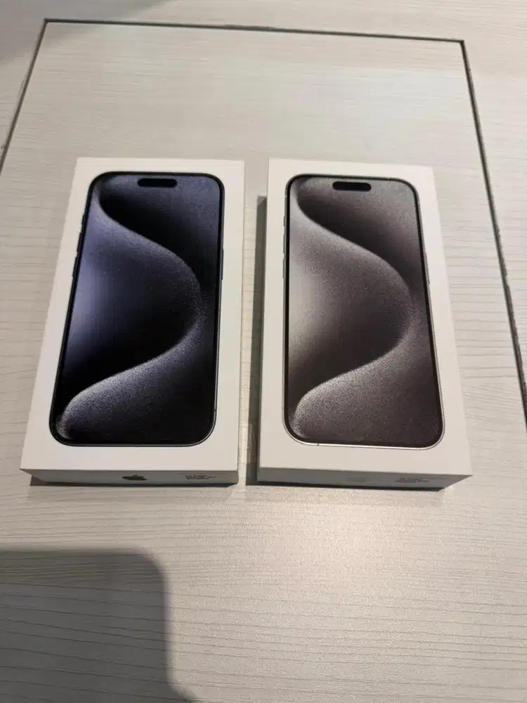 Apple 15 Pro Deep Blue & White Bekas