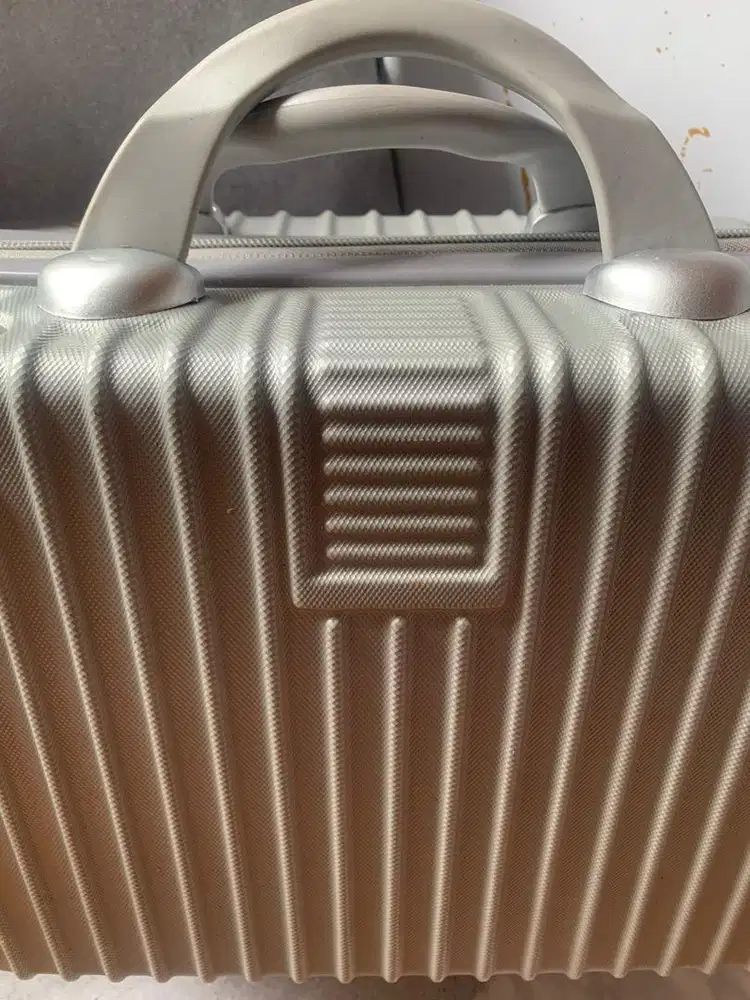 Koper Make Up Silver