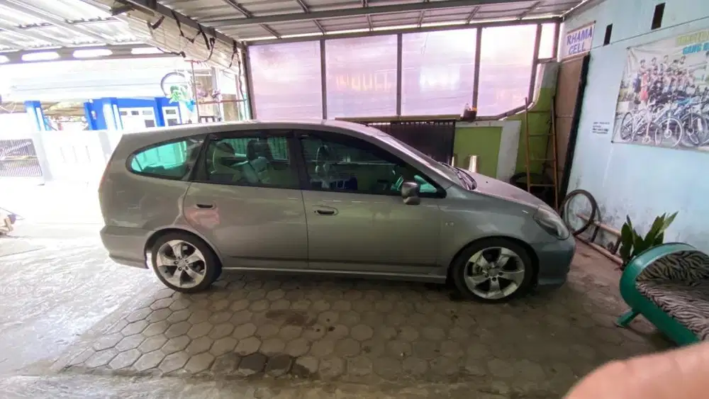DIJUAL HONDA STREAM 2004