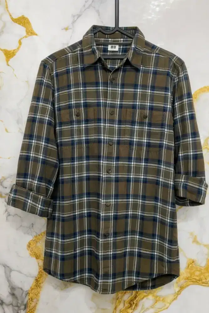 Kemeja FlanelKotak-Kotak UNIQLO Original Army Gren Pria Lengan Panjang