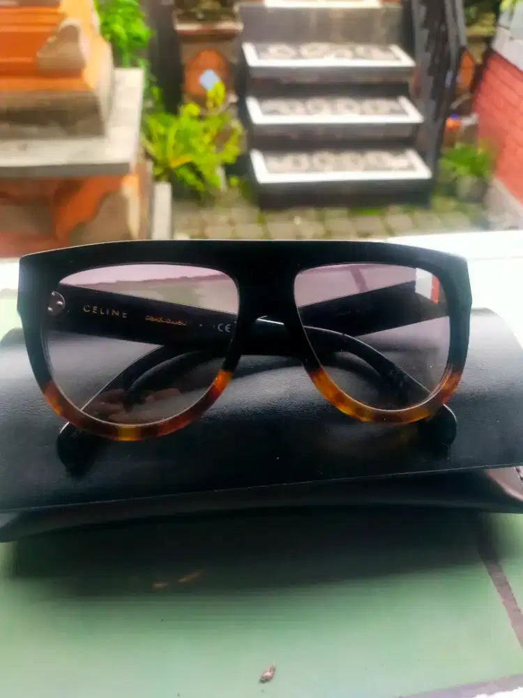 Kacamata CELINE made in Italy