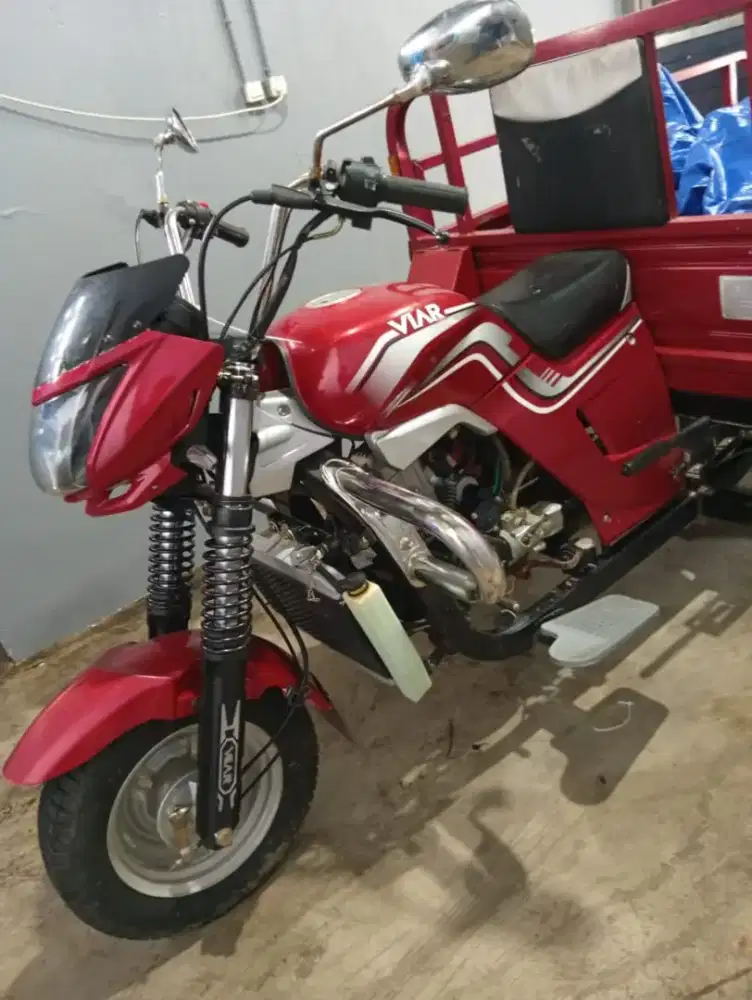 Viar tahun 2023 warna merah gres seperti baru antik