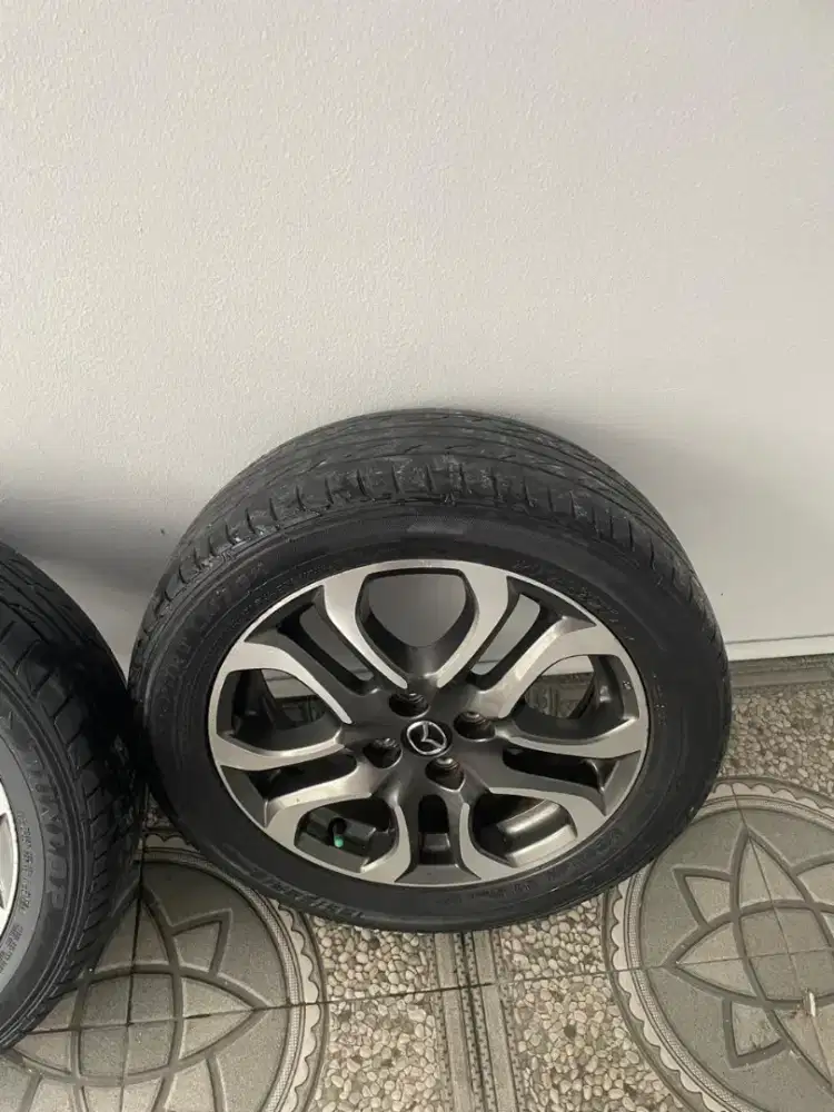 Velg dan Ban Mazda 2 R16