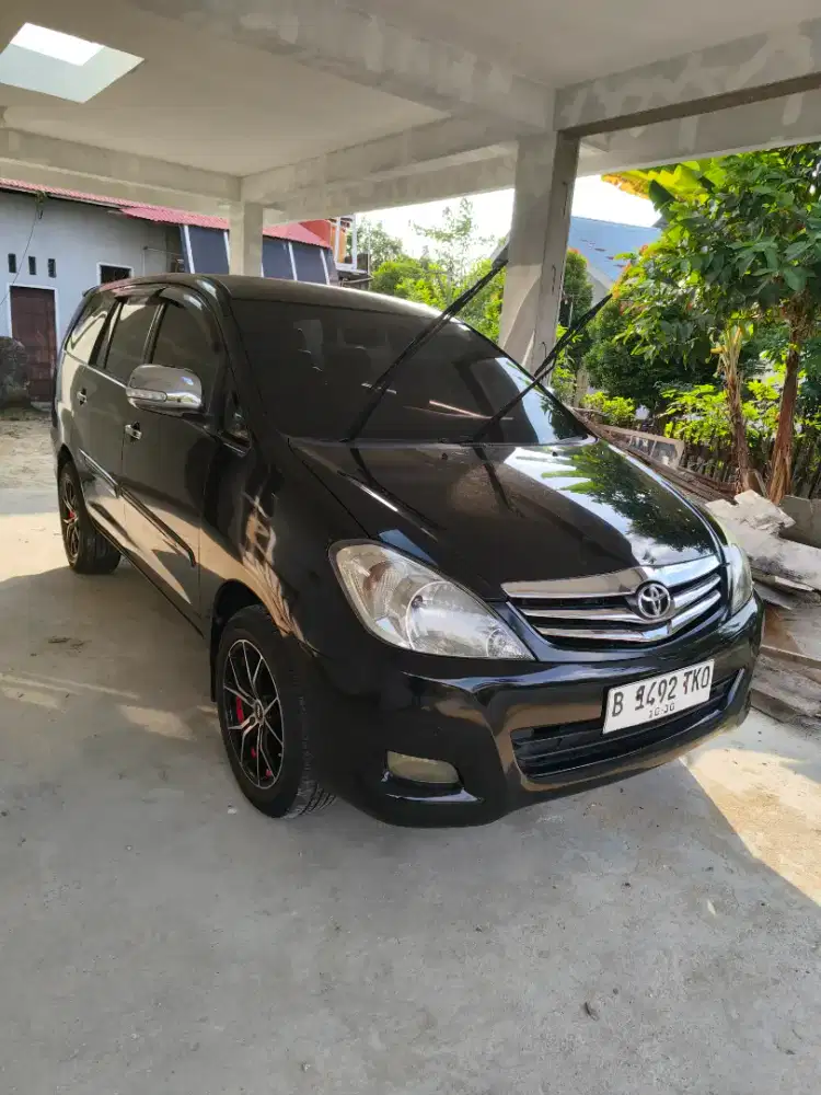Dijual Innova G 2010 hitam at