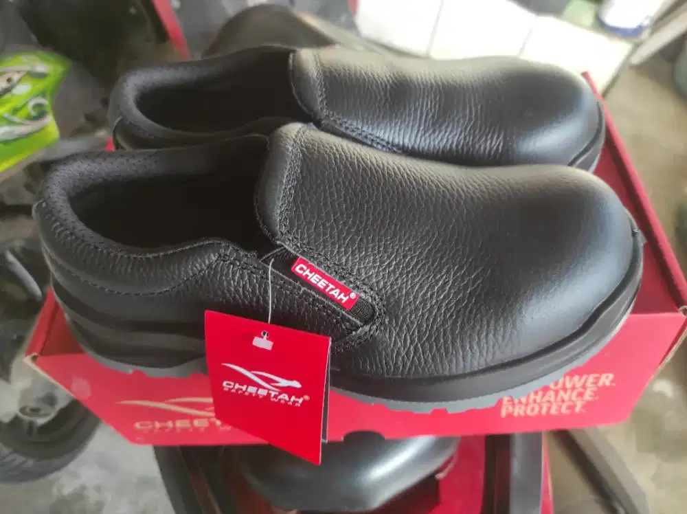 Sepatu Safety Slip On Cheetah 7001H
