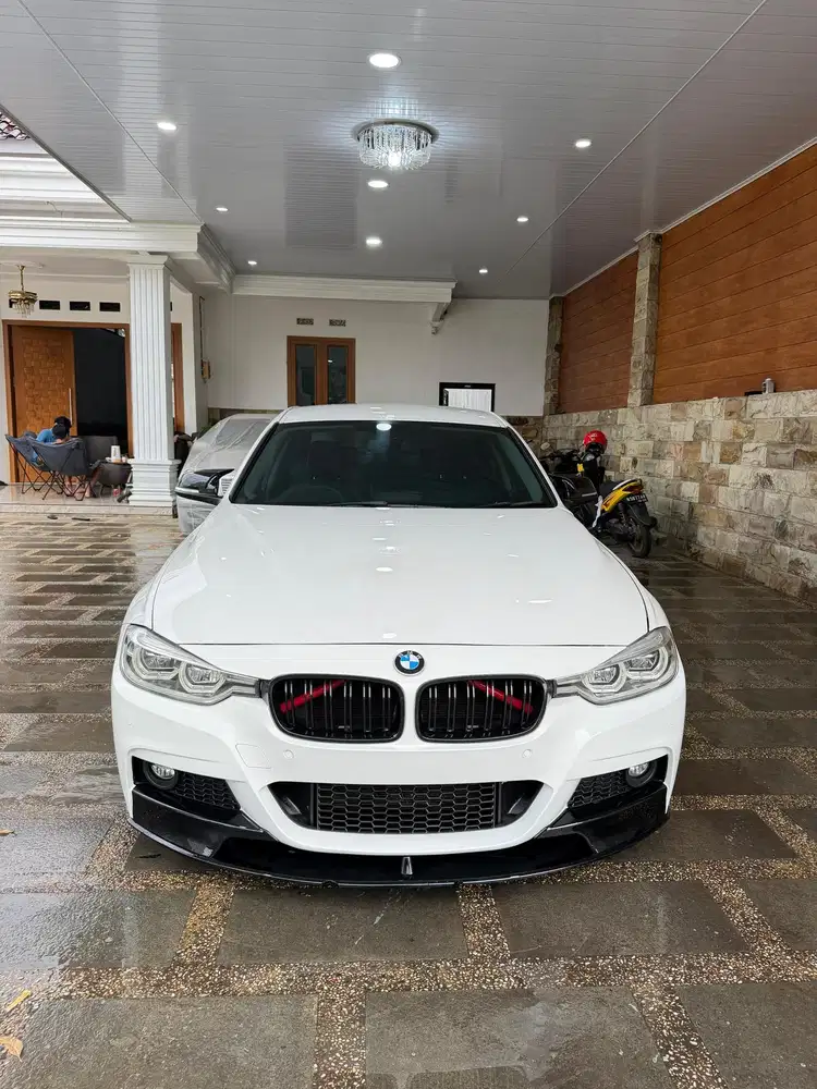 Bmw f30 320i tahun 2016