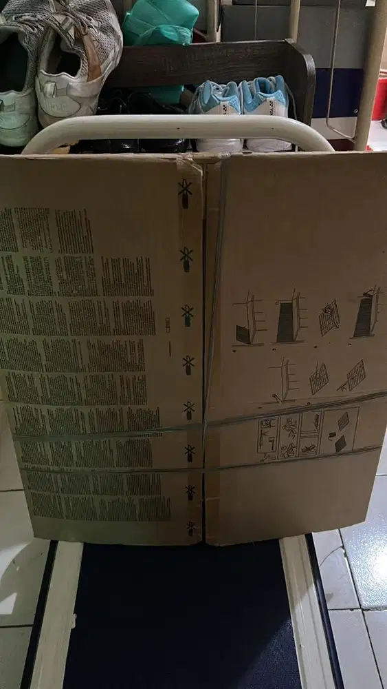 WALLPAPER DAPUR MINIMALIS dan Krisbow Jemuran Gantung tembok