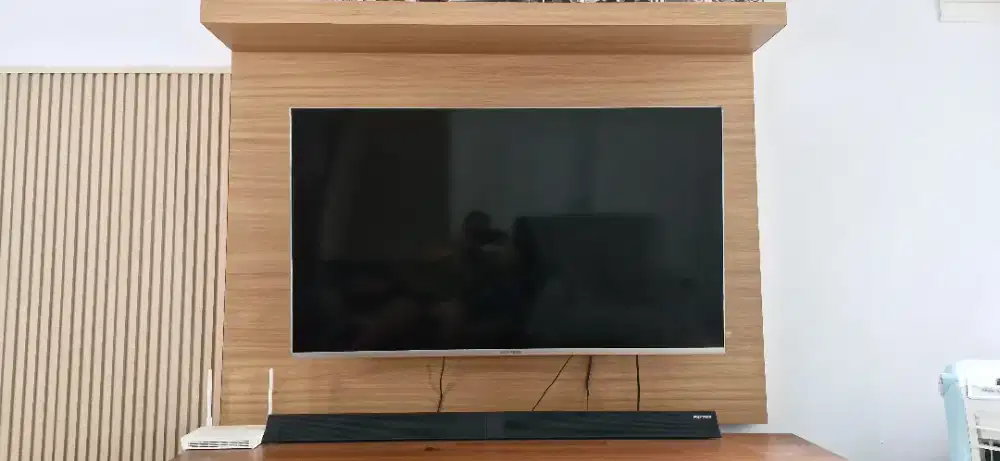 WTS TV Polytron 4K HDR Smart Cinemax 50 INCH