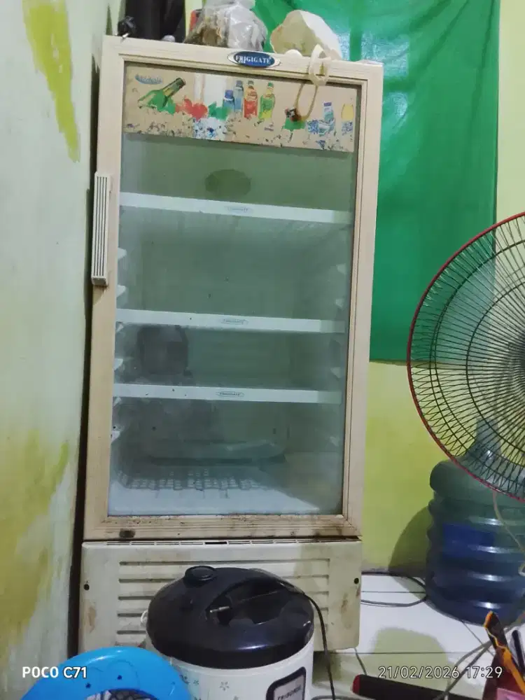 Di jual showcase pendingin minuman