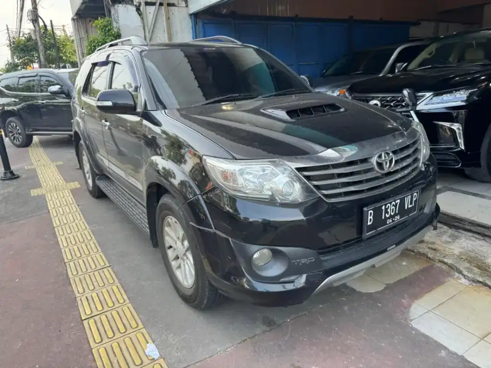 Toyota fortuner DIESEL VNT turbo 2013 AT