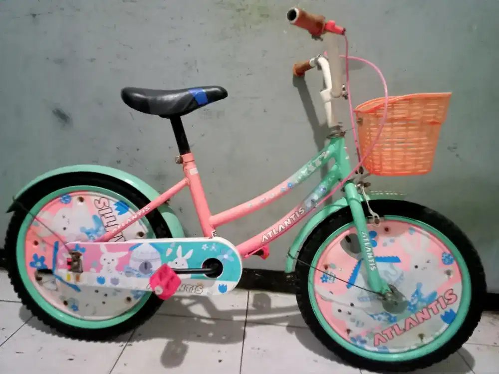 Dijual sepeda mini ATLANTIS anak masih bagus batangan ORIan ban tebal