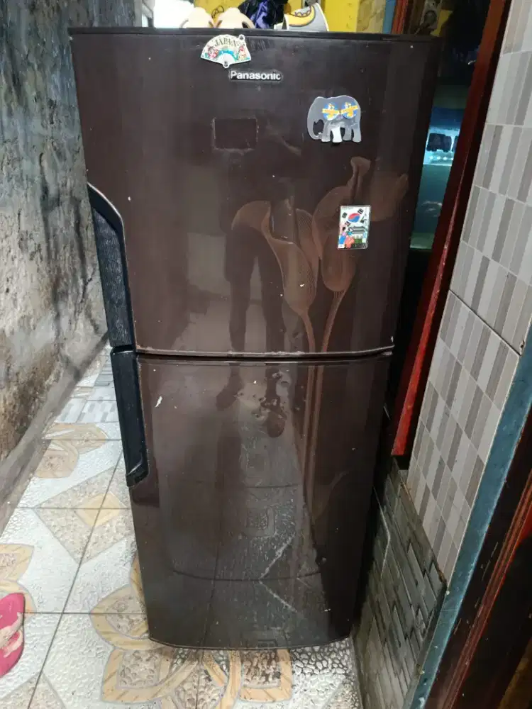 Kulkas 2 pintu merek panasonic