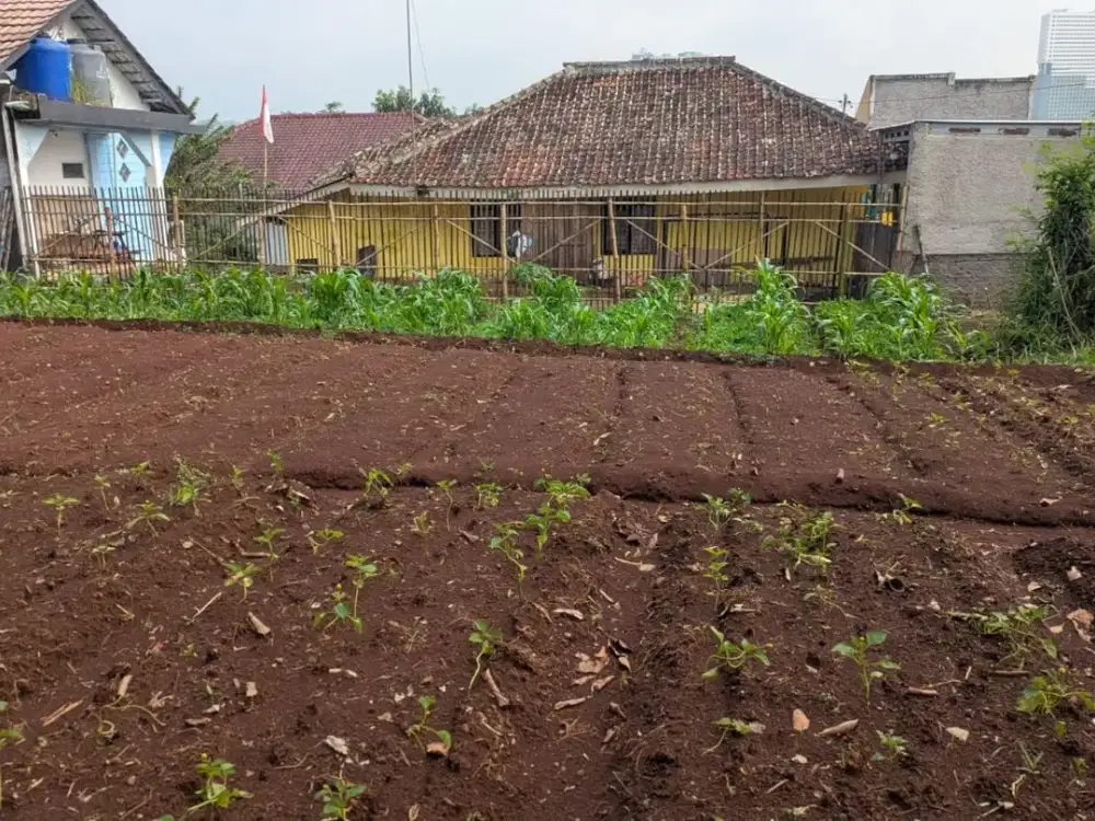 Lahan 700 m² Legal SHM di Zona Sangat Strategis!!