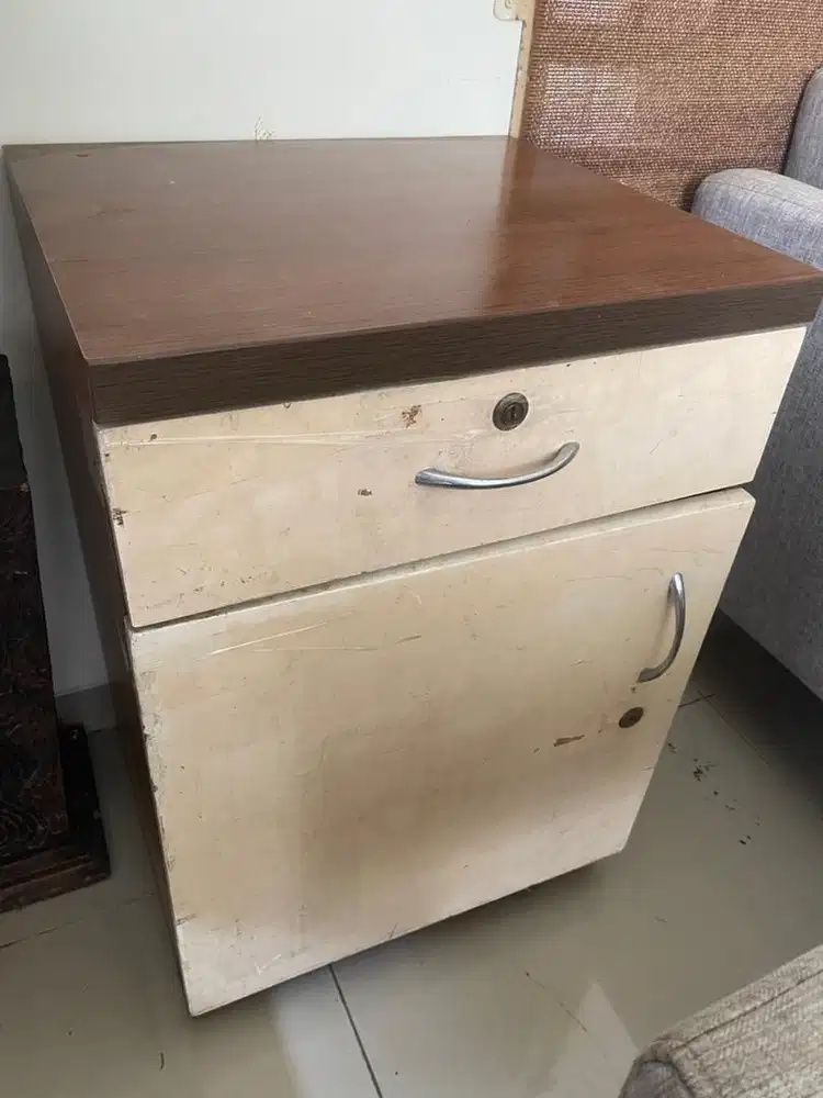 Meja nakas kerja ex kantor