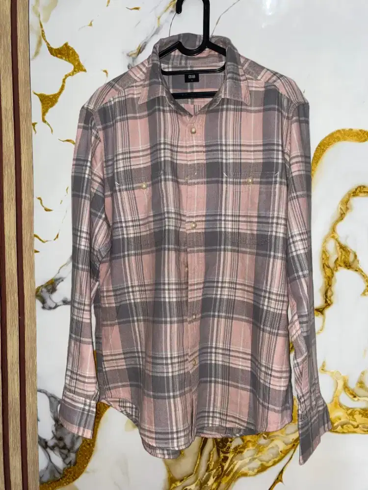 Kemeja Flanel UNIQLO Original Kotak Pastel Pria – Size L