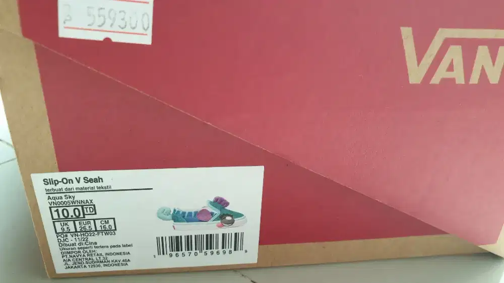 Sepatu anak Vans