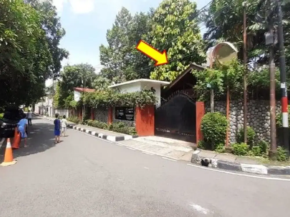 Rumah Hoek 2Lt di Taman Amir Hamzah Pegangsaan Menteng