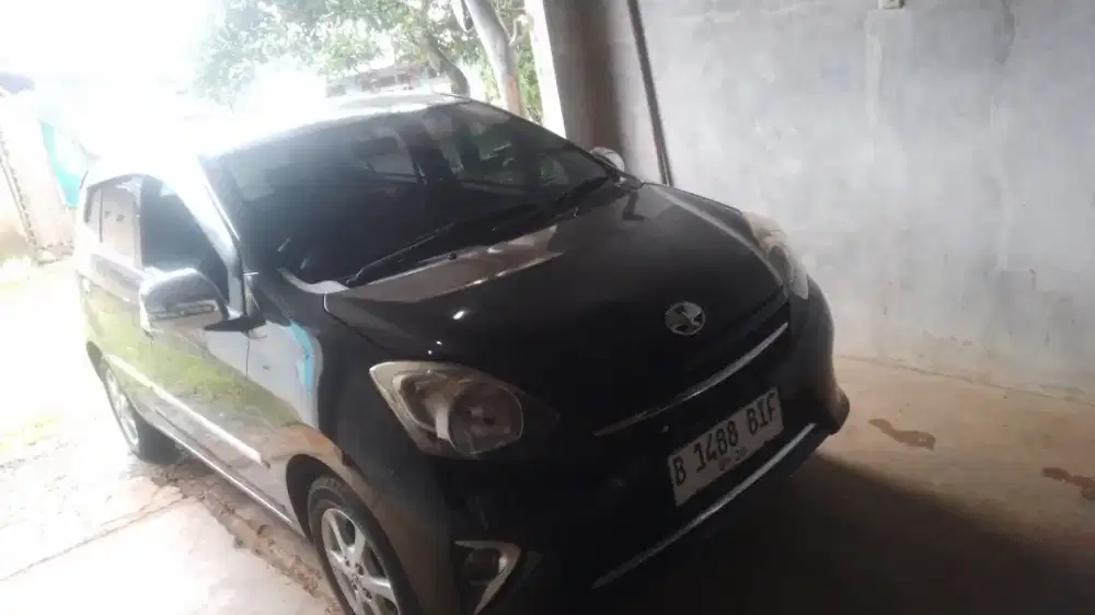 Dijual toyota agya G manual 2014