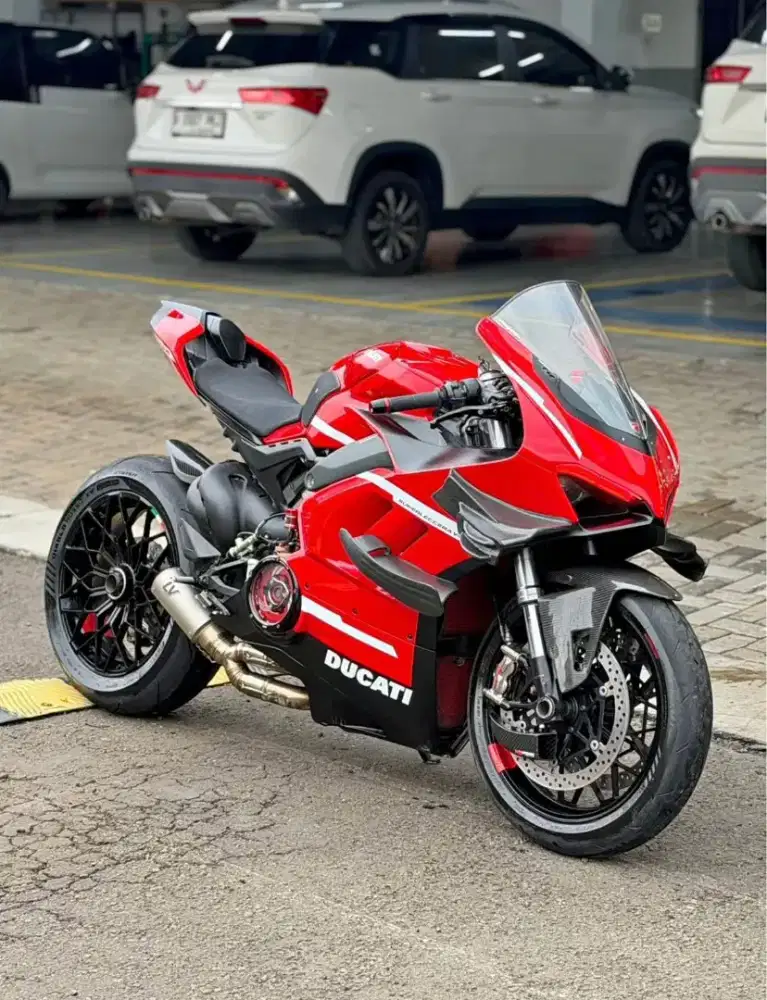 FOR SALE!! Ducati V4 Base 2018