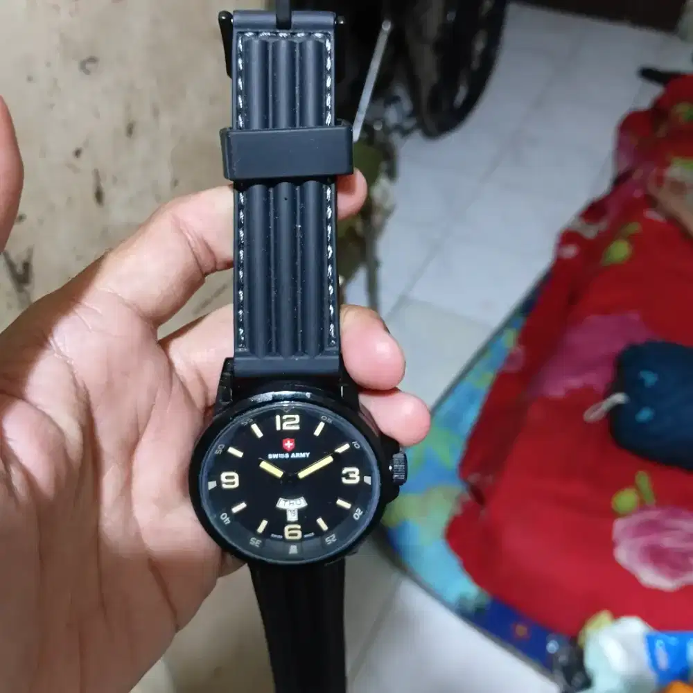 Jam tangan swiss army