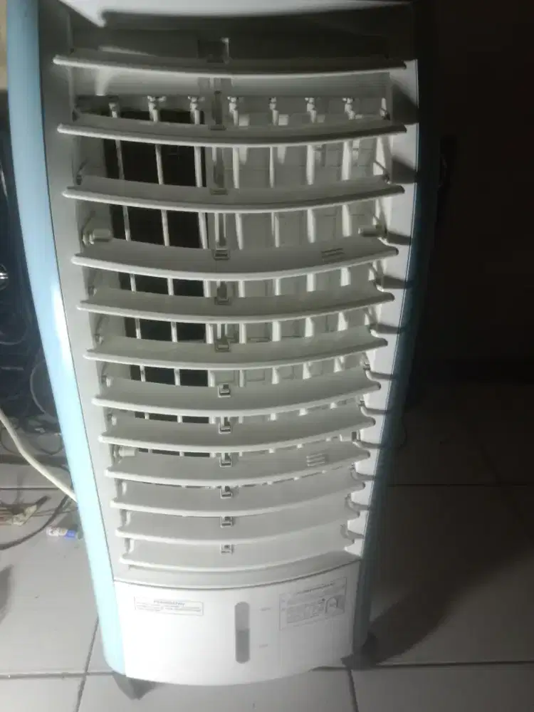 Kipas penyejuk udara model :PJ-A36TY-W/B...pemakalan  baru 8 bln..