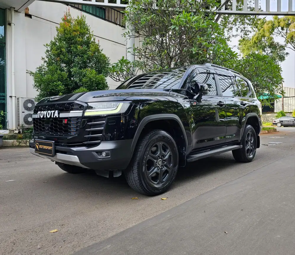 Landcruiser GR 2024 4x4 low km lc gr vxr300 lc300 lc 300 vxr