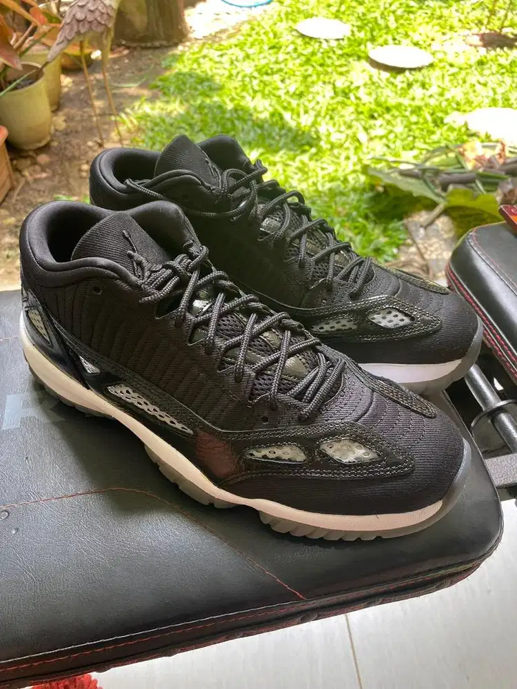 Nike Air Jordan 11 Retro Low IE - Black