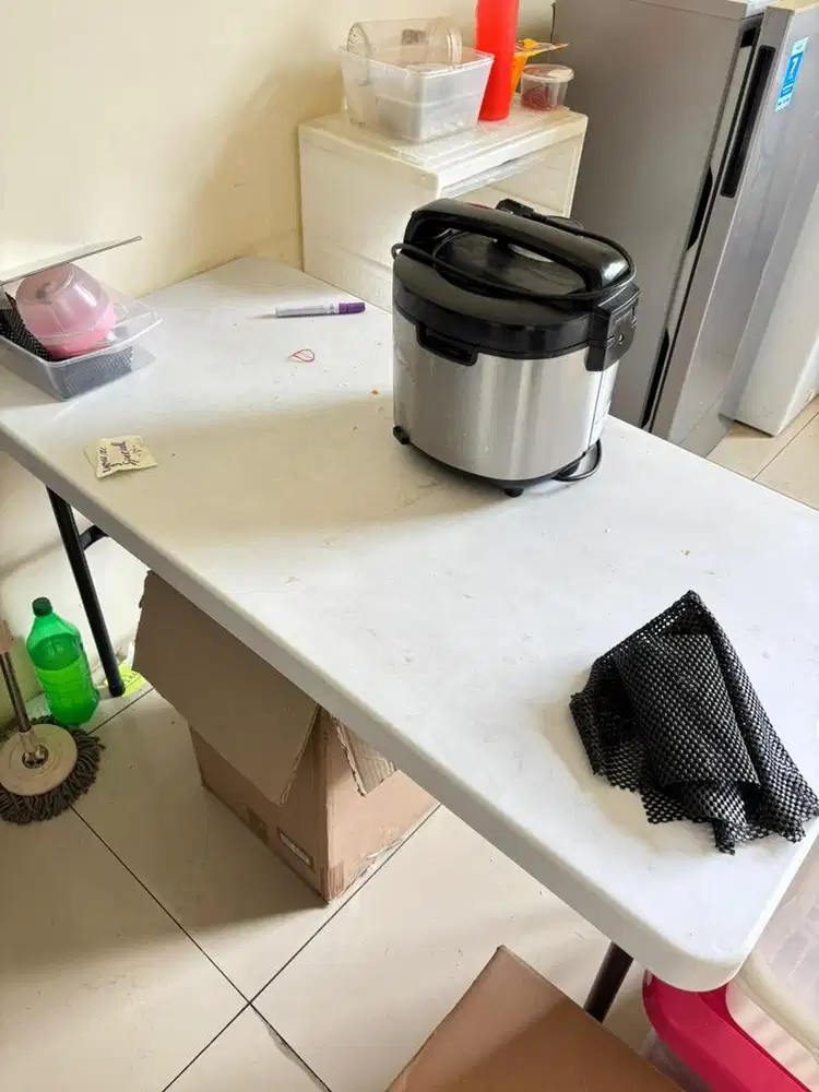 Meja krisbow panjang