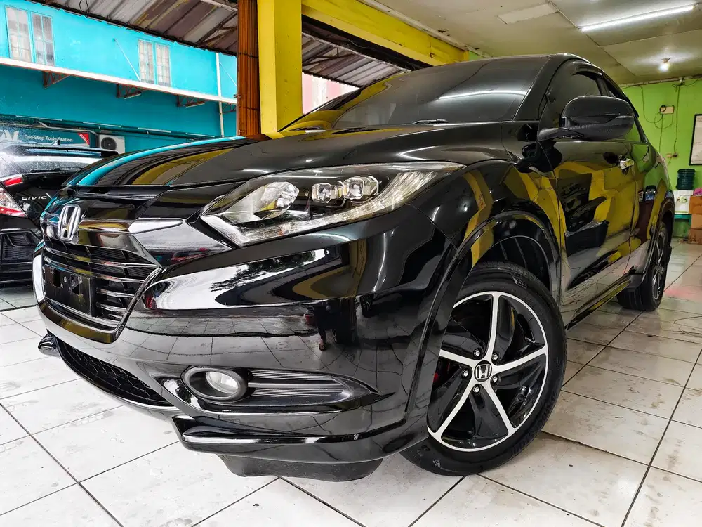 LOW KM HONDA HRV 1.8 PRESTIGE AT 2016 SUNROOF PANORAMIC MATIC NIK 2015