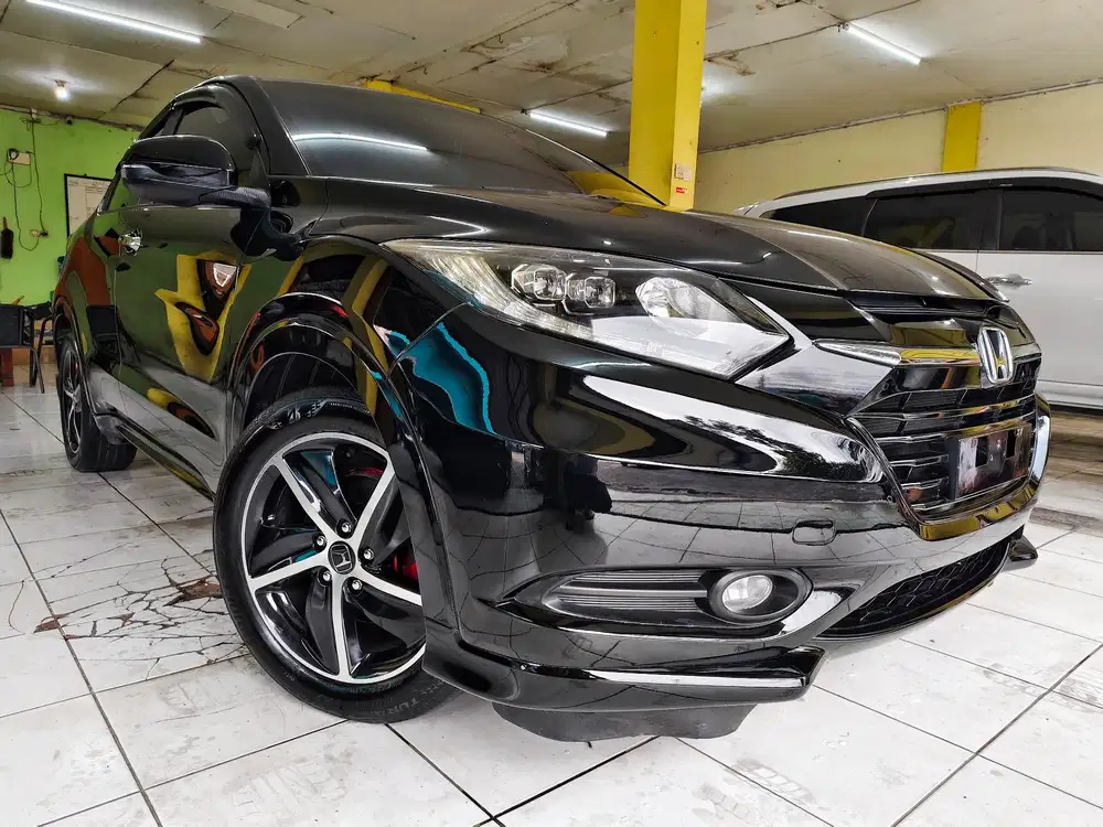 LOW KM HONDA HRV 1.8 PRESTIGE AT 2016 PANORAMIC SUNROOF MATIC NIK 2015