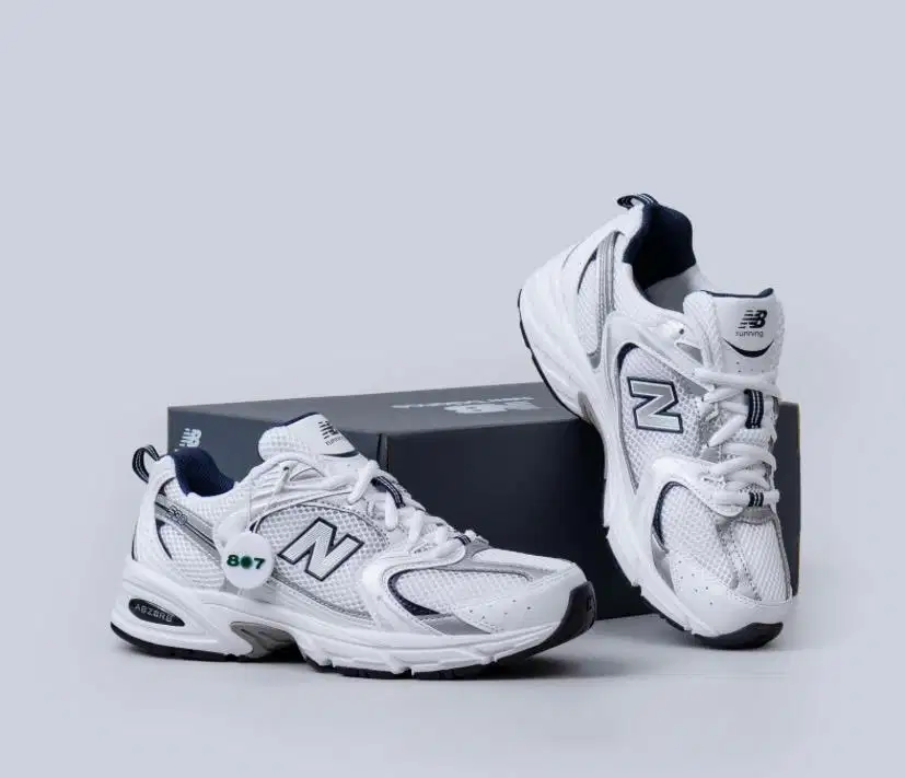 Dijual sepatu sneakers NB 530 Putih Biru Ukuran 38